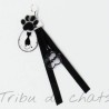 Bijou de sac chat noir assis, Tribu de chats